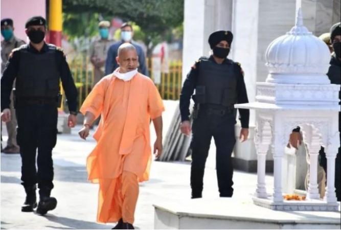 CM Yogi reviews development work after his visit to Varanasi, PM Modi soon to arrive