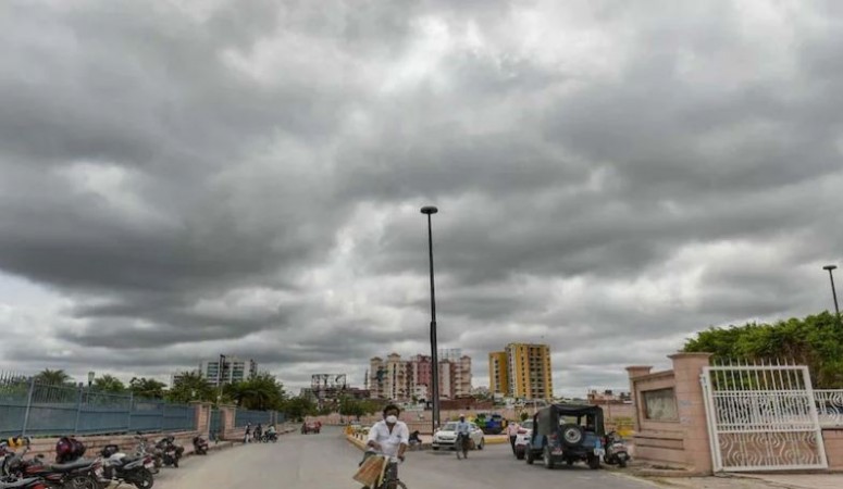 Weather Updates: Flood in Bihar creates havoc, monsoon awaits in Delhi