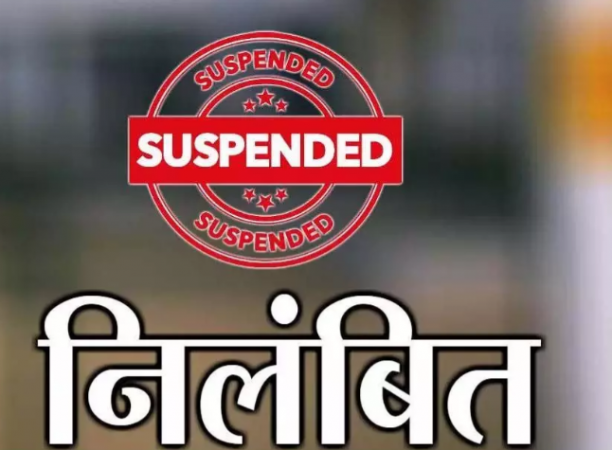 Collector suspends two drunken employees during distribution of election material