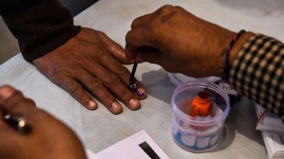 कोरोना संक्रमण में चुनाव कराना कठिन, मतदाताओं की सुरक्षा बड़ा सवाल