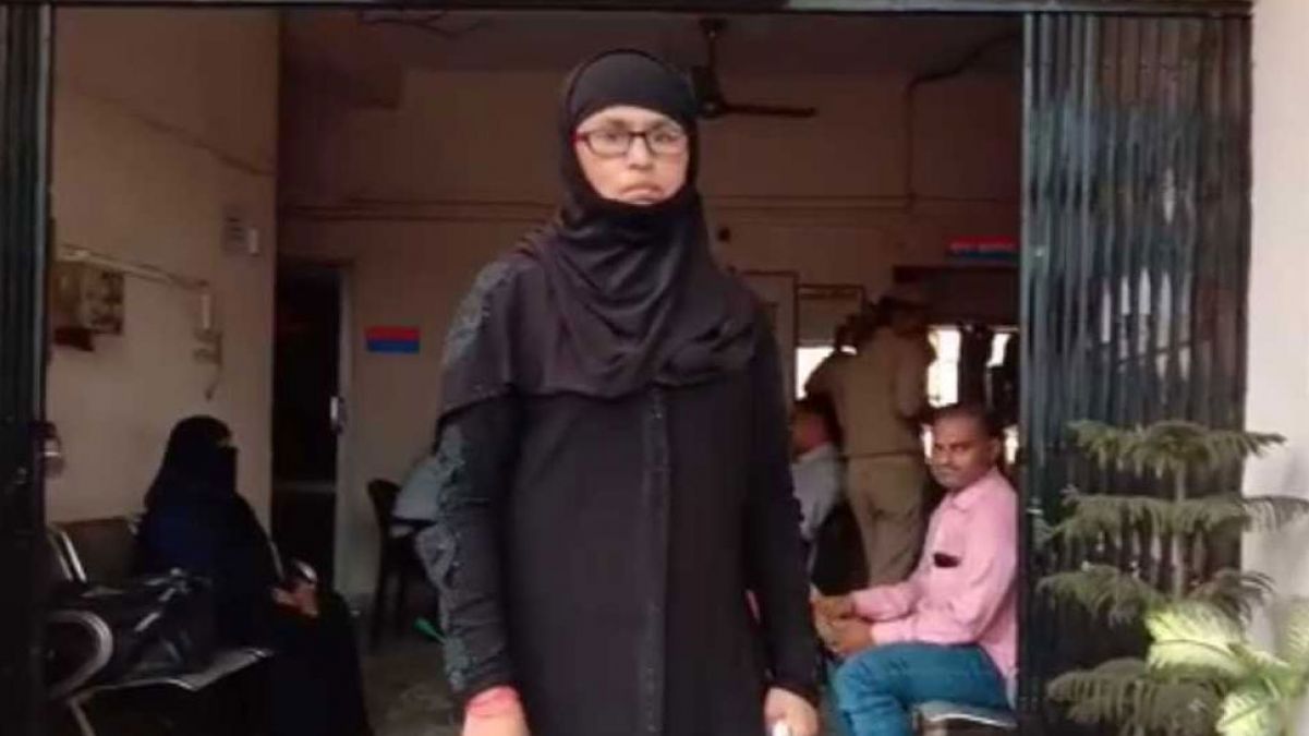 मुस्लिम महिला ने ली भाजपा की सदस्यता, तो मकान मालिक ने किया घर से बाहर