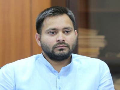 Bihar government of double engine again in bad condition, Tejashwi taunts at CM Nitish