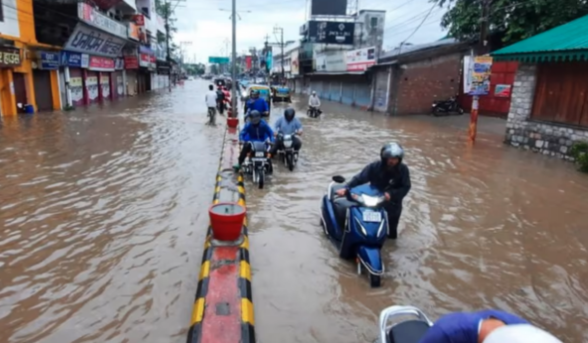 Heavy rains create ruckus in Uttarakhand, horrifying photos surfaced