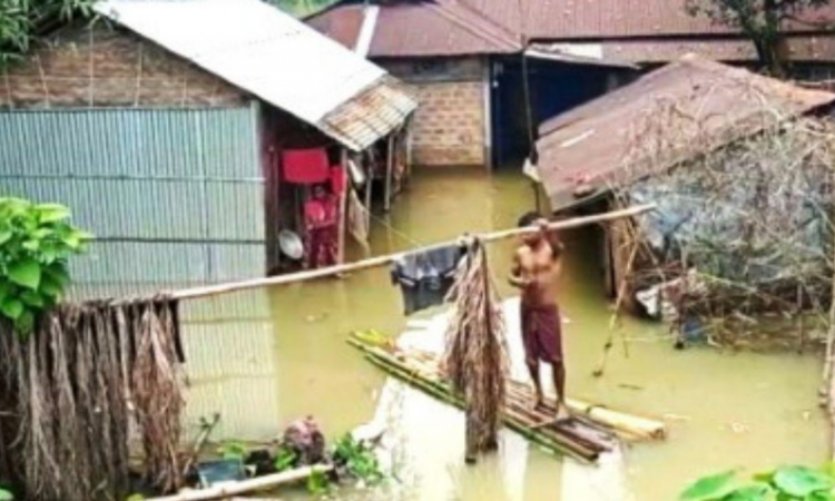 असम बाढ़: अब तक 190 लोगों की मौत, 11 जिले जलमग्न.., 9 लाख लोग प्रभावित
