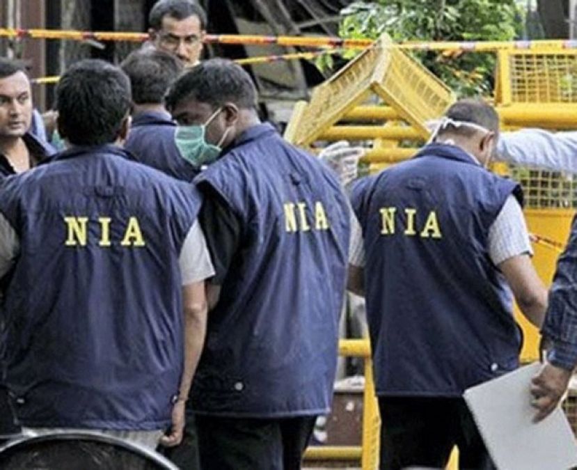 NIA ने नाकाम की बड़े आतंकी हमले की साजिश, छापेमारी में बम-रॉकेट बरामद