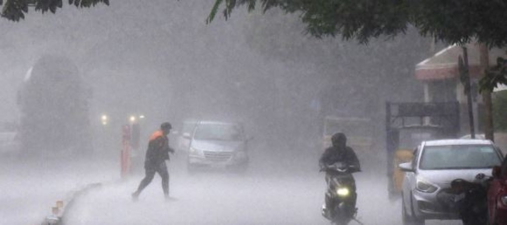 दिल्ली समेत इन राज्यों में आज गरज-चमक के साथ दिखेगा बारिश का कहर
