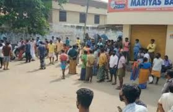 तिरुवनंतपुरम में प्रदर्शनकारियों का दावा, कोरोना संक्रमितों की जाँच में बरती जा रही है लापरवाही