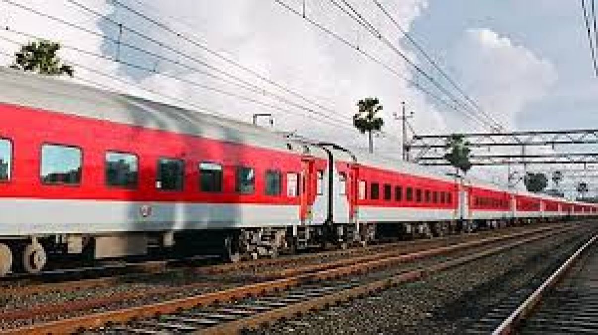 रेलवे ने बनाया बचत करने का प्लान, नए इंजन की वजह से घट सकते है यात्री टिकट के दाम !