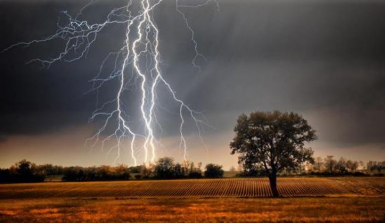 What to do to avoid lightning? Listen to what expert says