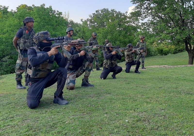 इंडियन आर्मी को मिलेगी 'शूट तो किल' रायफल, आधा किलोमीटर दूर से ढेर होगा दुश्मन