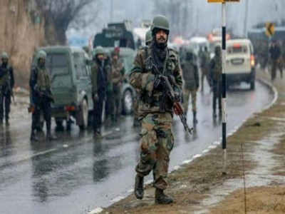 जम्मू कश्मीर में सुरक्षाबलों को बड़ी कामयाबी, दो आतंकी ढेर, मुठभेड़ जारी