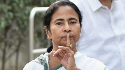 पश्चिम बंगाल विधानसभा चुनाव को लेकर टीएमसी सतर्क, ममता ने अपने विधायकों को दिए 6 गुरुमंत्र,