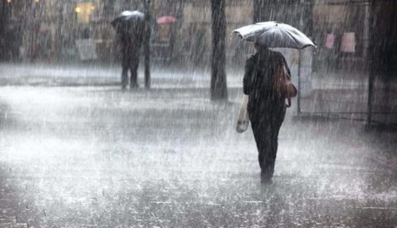 Weather Update: दिल्ली में भीषण गर्मी से बेहाल लोग, इन 8 राज्यों में बारिश के आसार