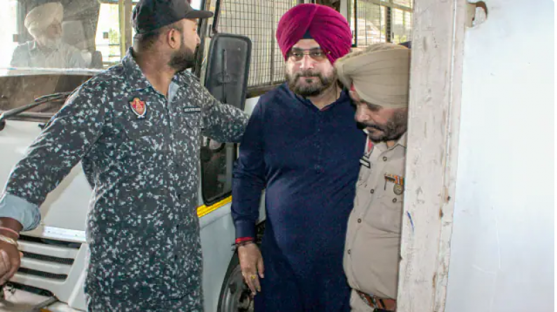 Now Navjot Sidhu got upset with whom in jail? Complaint reached DGP