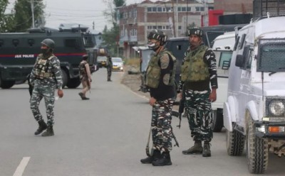 जम्मू-कश्मीर में 'आतंक' पर चोट जारी, पुलवामा एनकाउंटर में 3 आतंकी ढेर, इलाके में कर्फ्यू