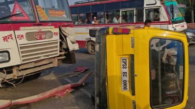 Lucknow: School van overturns after collision with passenger bus, 4 children including driver injured