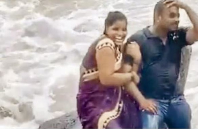 मम्मी-मम्मी चीखती रह गई बच्ची, महिला को बहा ले गई समुद्र की लहर, दुखद वीडियो आया सामने