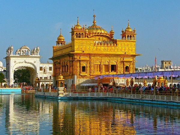 Something happened near Golden Temple, that creates huge stir, know what happened?