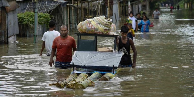 असम बाढ़ ने 40 लाख लोगों का जीवन किया प्रभावित, बढ़ा मौत का आंकड़ा