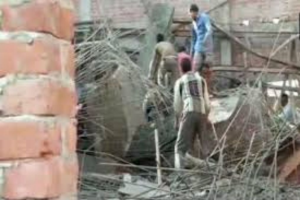 Five people died after wall collapsed in Shahjahanpur
