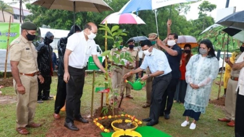 गोवा में वन महोत्सव बना खास, सीएम प्रमोद सावंत ने किया पौधा रोपण