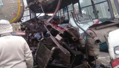 Bus on way to celebrate Eid collides, 30 killed, 40 injured passengers