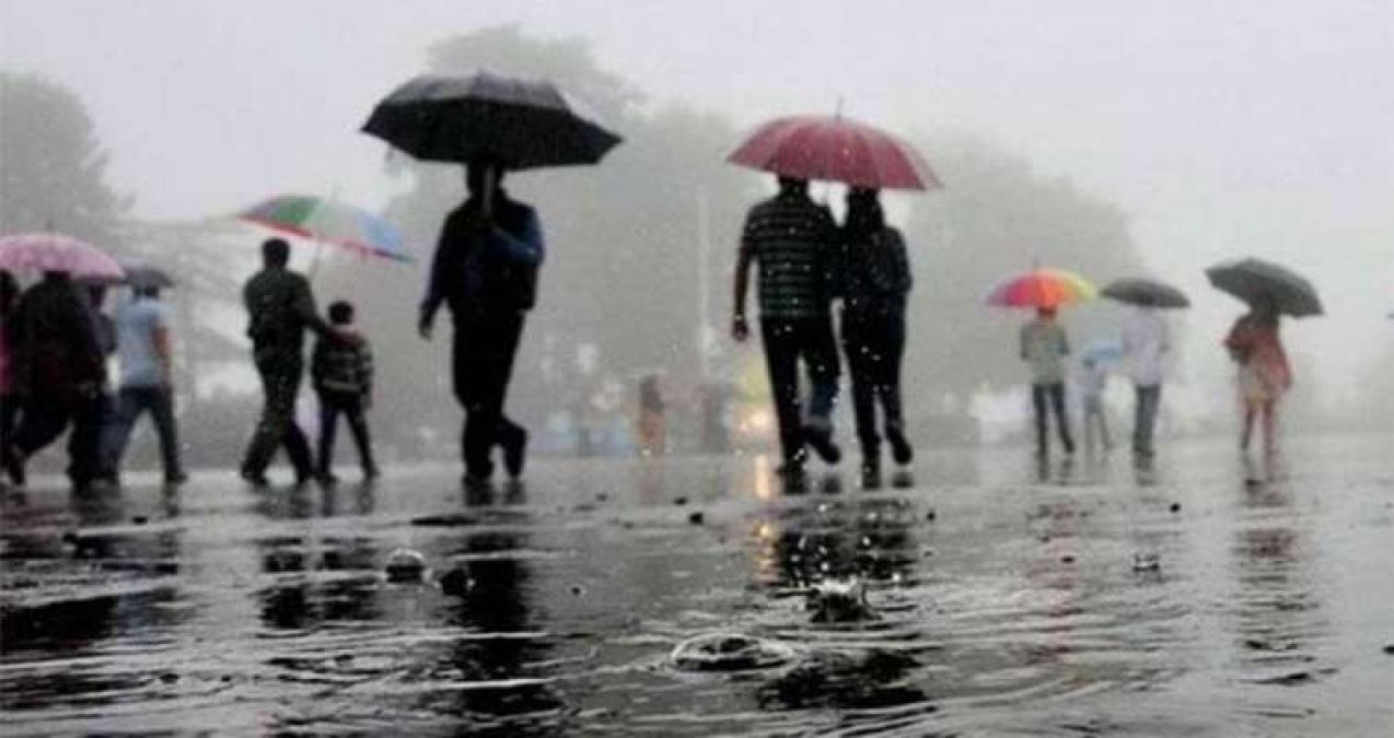देश के कई हिस्सों में भारी बारिश से जन जीवन अस्त व्यस्त