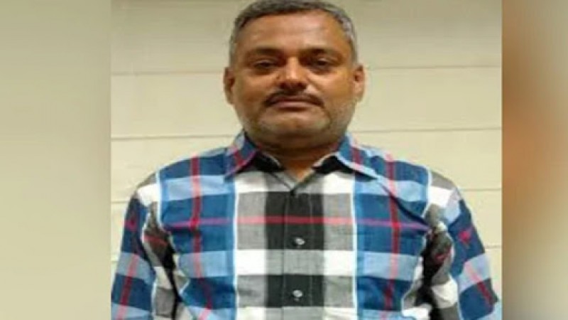 Uttar Pradesh Police place reward of 20 thousand on Vikas Dubey's brother Deep Prakash