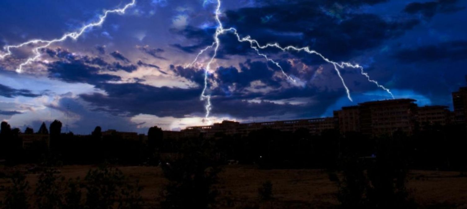 Three died due to lightning during rain in Jammu and Kashmir