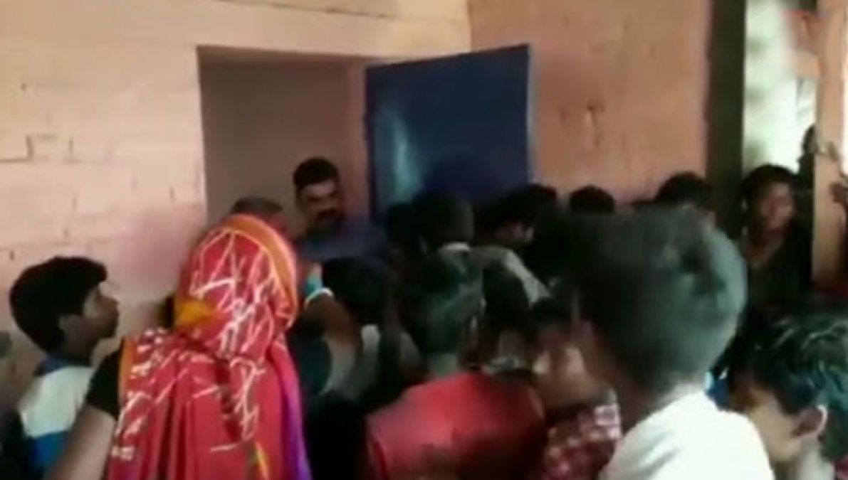 VIDEO: Flood victims in Bihar have not received food for three days, angry people did this