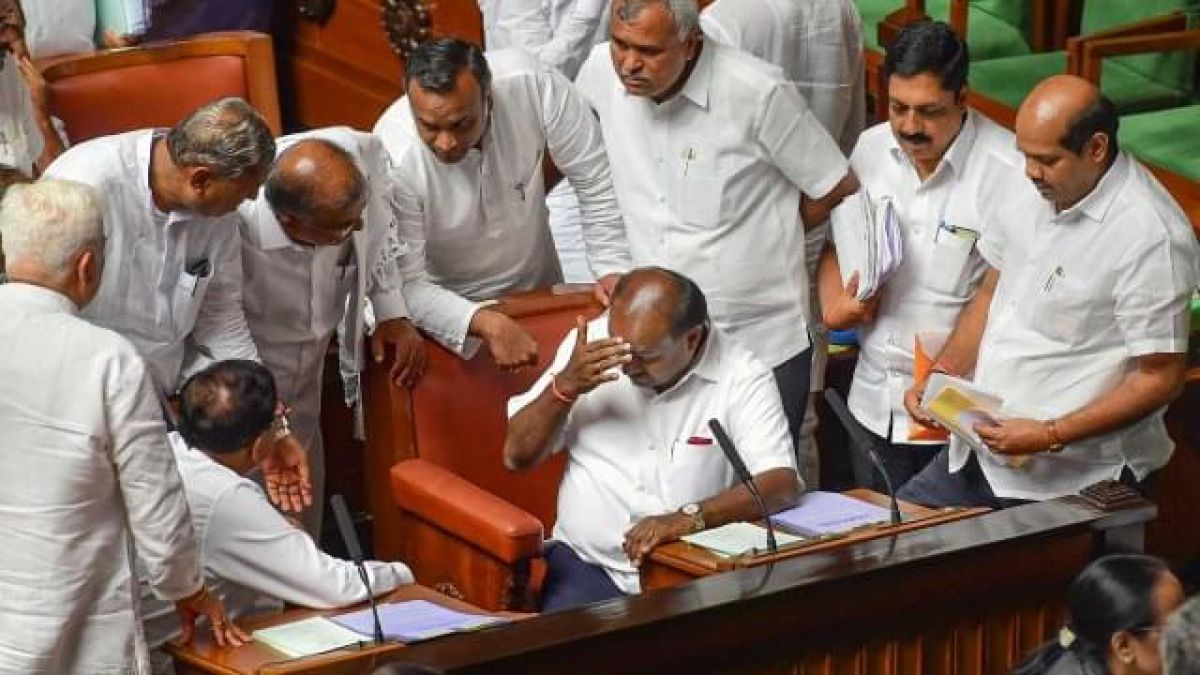 Supreme Court refuses speedy hearing on trust vote in Karnataka
