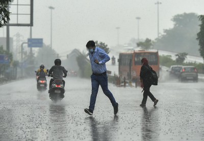 Weather Department forecasts Torrential rain in Delhi
