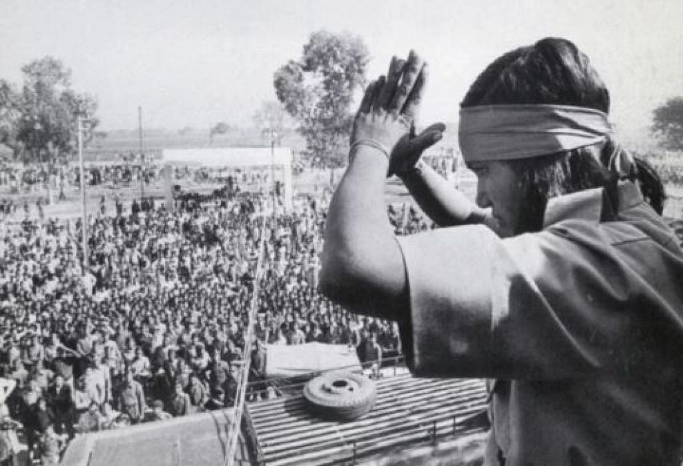 Phoolan Devi: Married at the age of 10, gang-raped for 3 weeks, became MP after killing 22 Thakurs