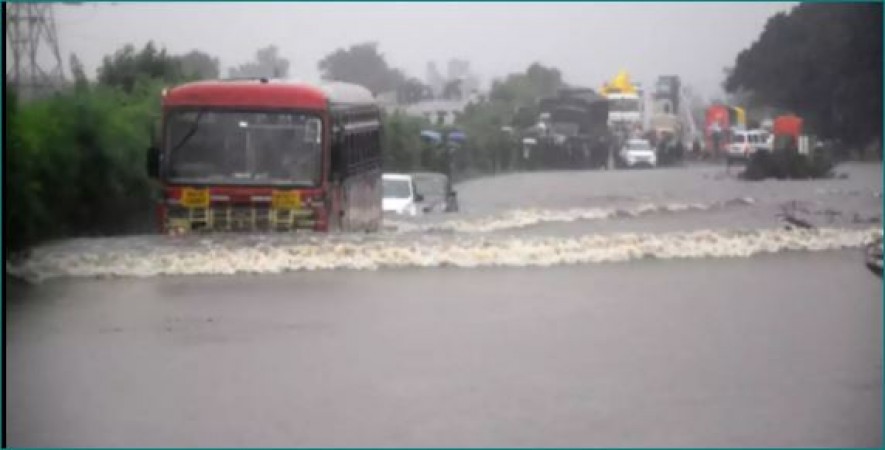 महाराष्ट्र: बारिश-भूस्खलन से अब तक 136 लोगों की मौत, परिजनों को मिलेंगे 5-5 लाख रुपये