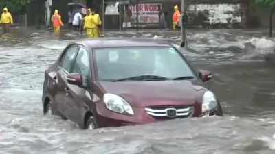 Road, Rail Traffic Hit Due To Water-Logging After Heavy Rain in Mumbai