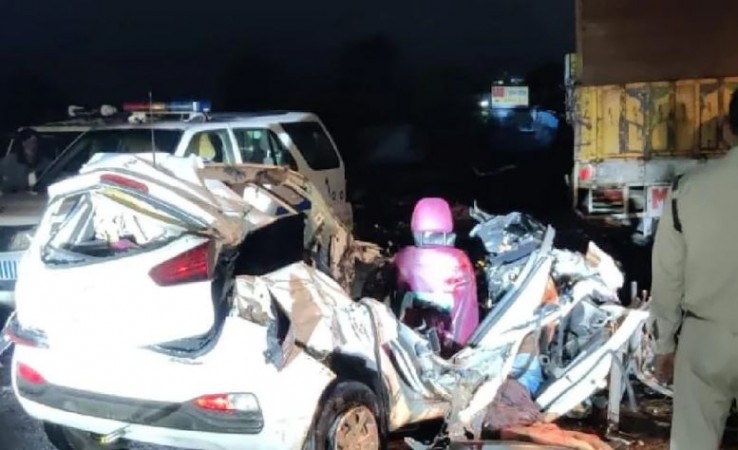 दर्दनाक हादसा! ट्रक में घुसी कार, 4 लोगों की मौत पर सीएम शिवराज सिंह चौहान ने जताया दुःख