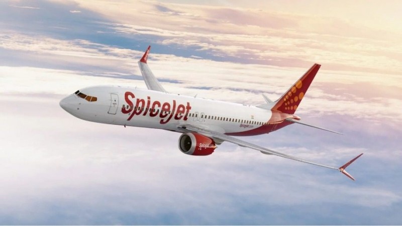 Spicejet के खिलाफ DGCA ने उठाया बड़ा कदम, 50% उड़ानों पर लगा प्रतिबंध