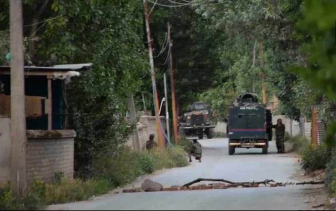 जम्मू कश्मीर में पाकिस्तान ने फिर तोड़ा सीजफायर, फायरिंग में एक जवान शहीद