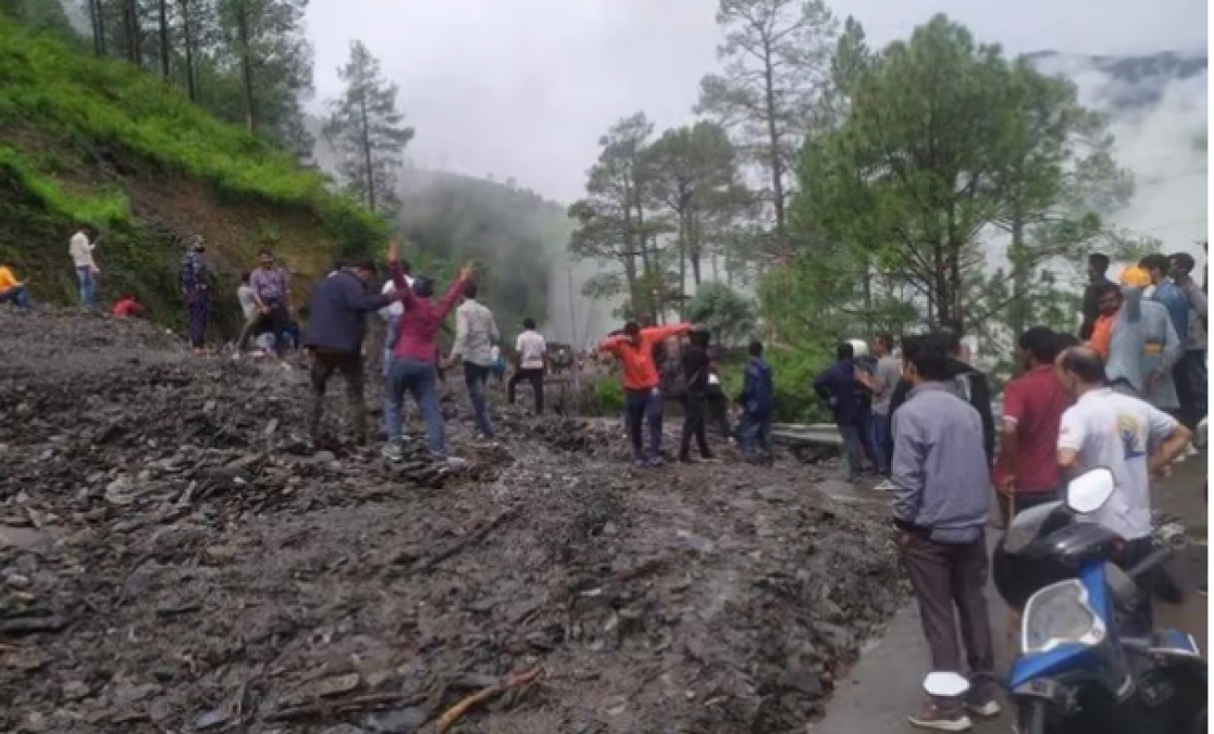 Journey of Badrinath-Hemkund Sahib stopped due to road blockage