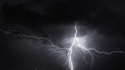 Bihar: Lightning collapses in Bhojpur, killing one, injuring one