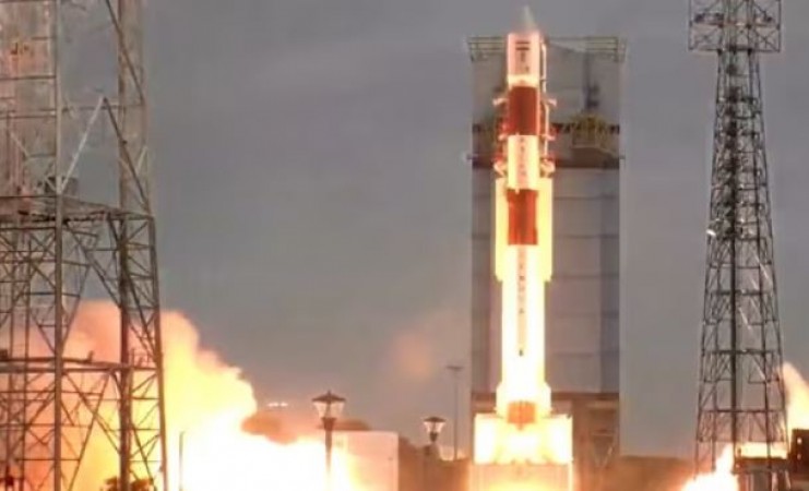 सिंगापुर के 7 सैटेलाइट लेकर रवाना हुआ PSLV-C56 रॉकेट, ISRO ने की सफल लॉन्चिंग
