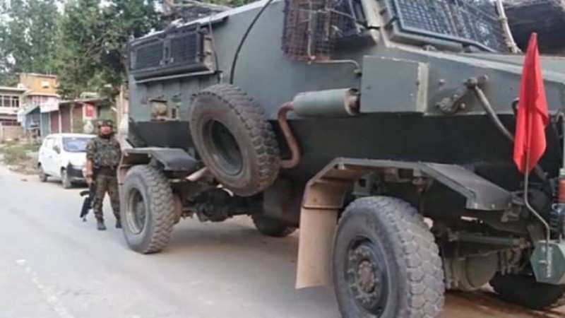 In Baramulla, militants throw grenade at CRPF team, injuring several