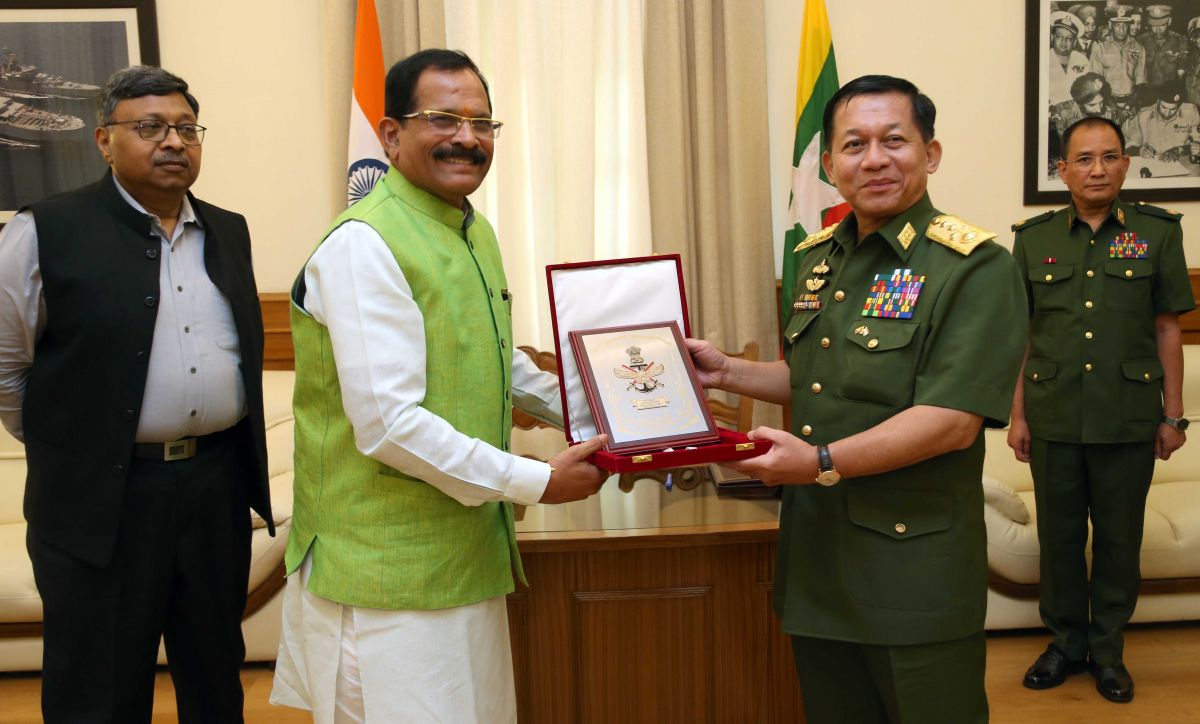 भारत और म्यांमार ने रक्षा सहयोग समझौते पर हस्ताक्षर किए