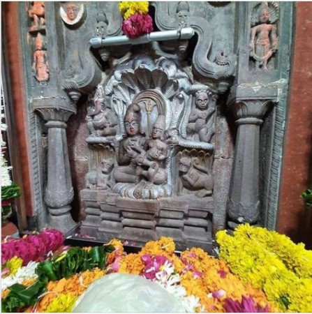 जानिए साल में सिर्फ एक दिन क्यों खुलता है उज्जैन का नागचंद्रेश्वर मंदिर