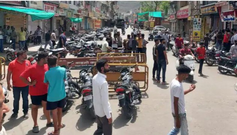 Tension in Chittorgarh after killing of Hindu leader, market closed, police deployed in large numbers.