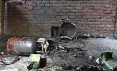 8 killed, including 3 children, in cylinder explosion in UP