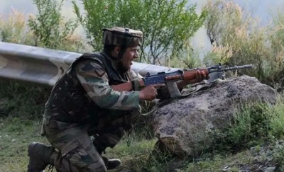 Pakistan violates ceasefire again, indiscriminately fires at JCB in Jammu