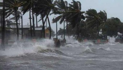 मुंबई में तबाही मचाने के लिए करीब आ रहा तूफान, NDRF की 20 टीमों को किया गया तैनात