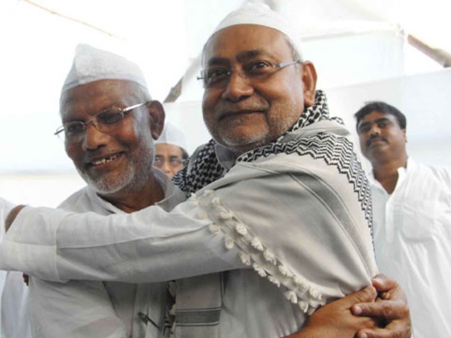 CM Nitish Kumar reaches Gandhi Maidan on Eid occasion, greets all