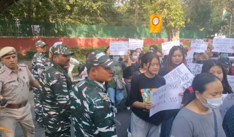 Kuki community of Manipur is protesting outside Home Minister Amit Shah's house